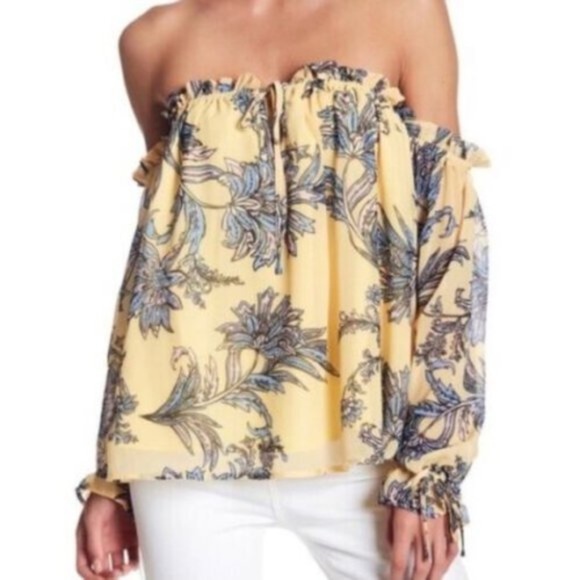 Yumi Kim Tops - YUMI KIM Floral Spring Break Off Shoulder Top in Yellow - Size Small